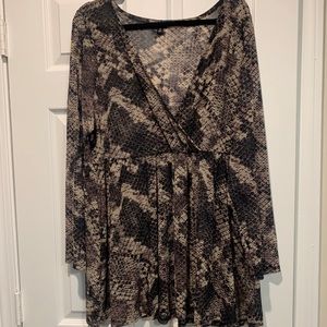 Snake skin sheer long sleeve top